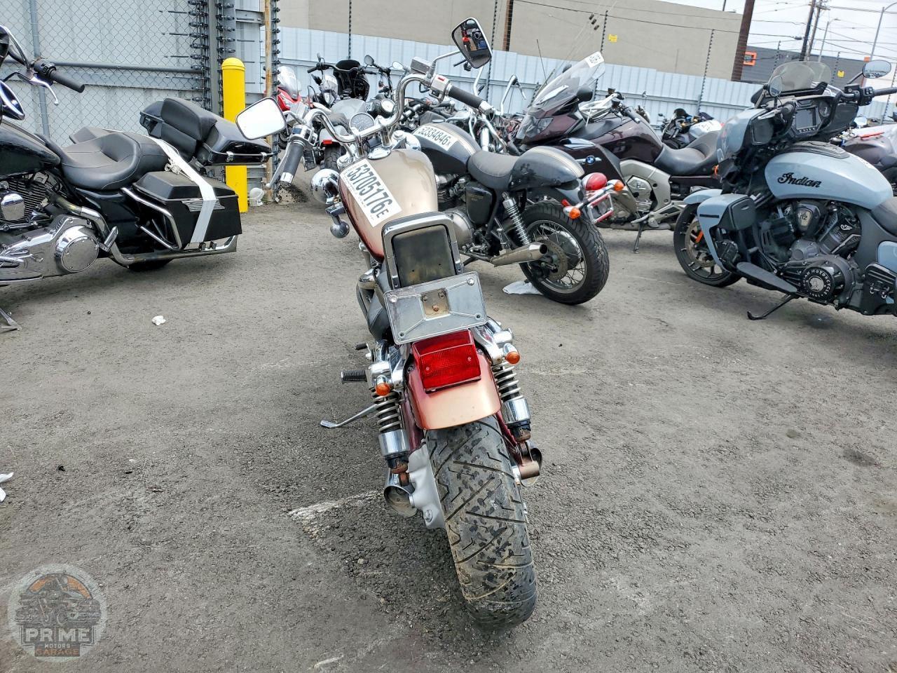 1995 SUZUKI VS800 — фото 4