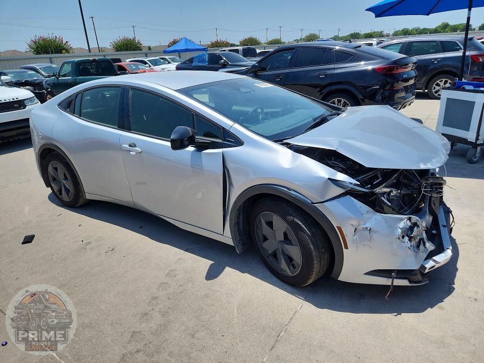 2026 TOYOTA PRIUS — фото 4