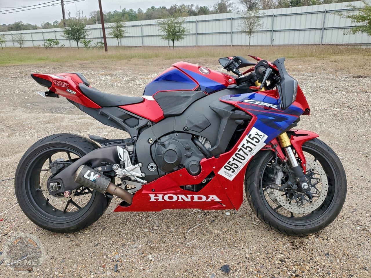2019 HONDA CBR1000 — фото 1