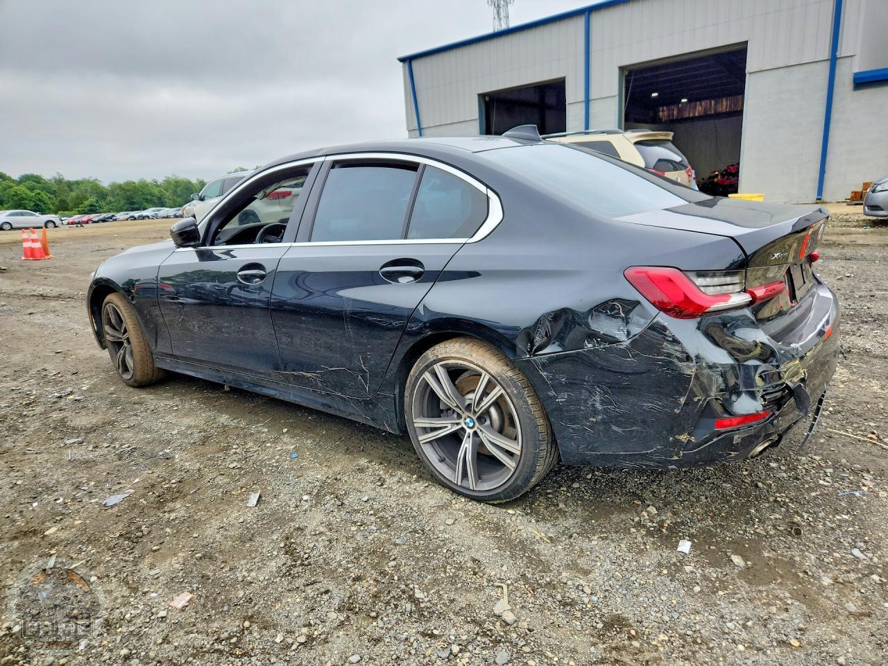 2021 BMW 3 SERIES — фото 2
