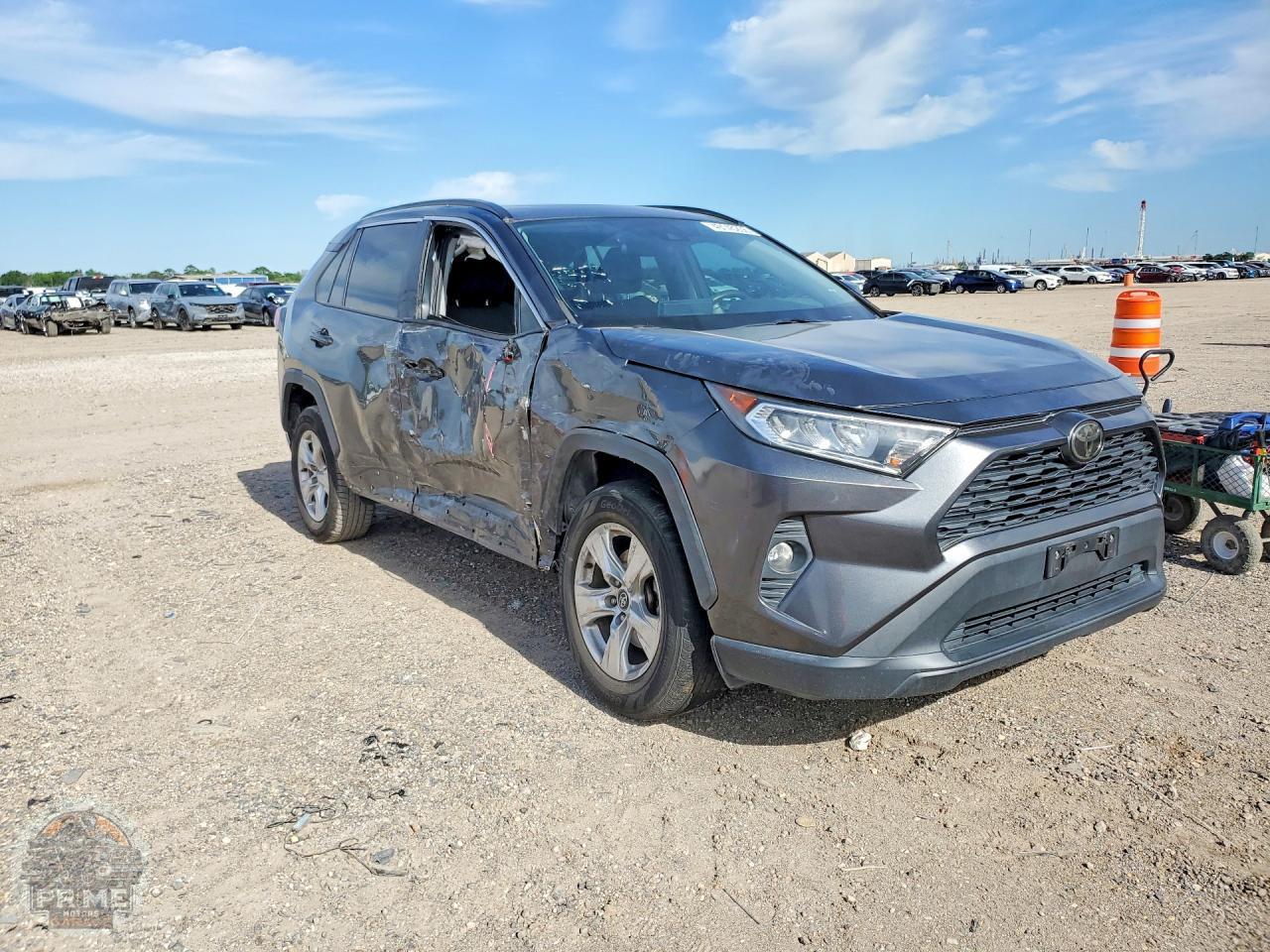 2020 TOYOTA RAV4 — фото 4