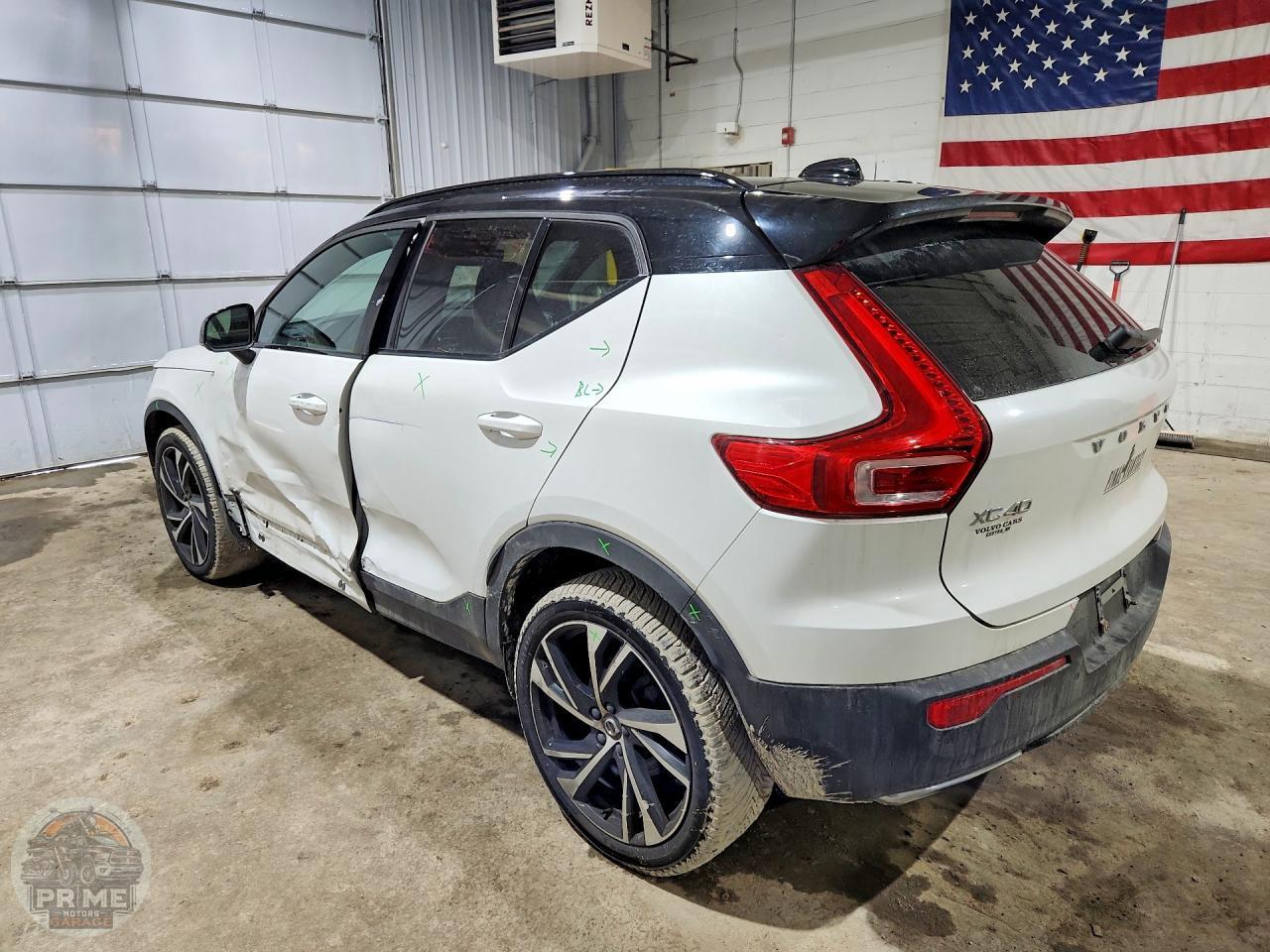 2020 VOLVO XC40 — фото 2