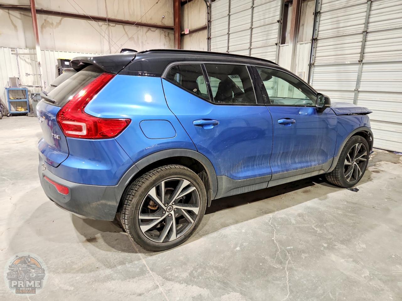 2020 VOLVO XC40 — фото 3