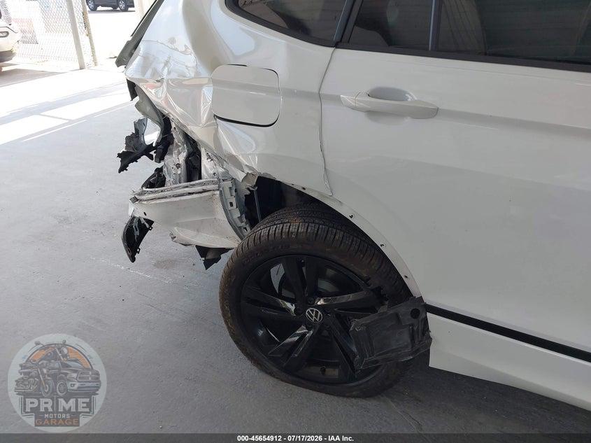 2024 VOLKSWAGEN TIGUAN 2.0T SE R-LINE BLACK — фото 6