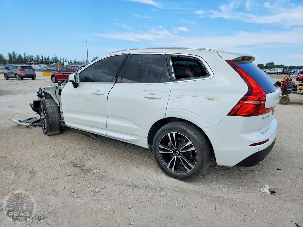 2021 VOLVO XC60 — фото 9