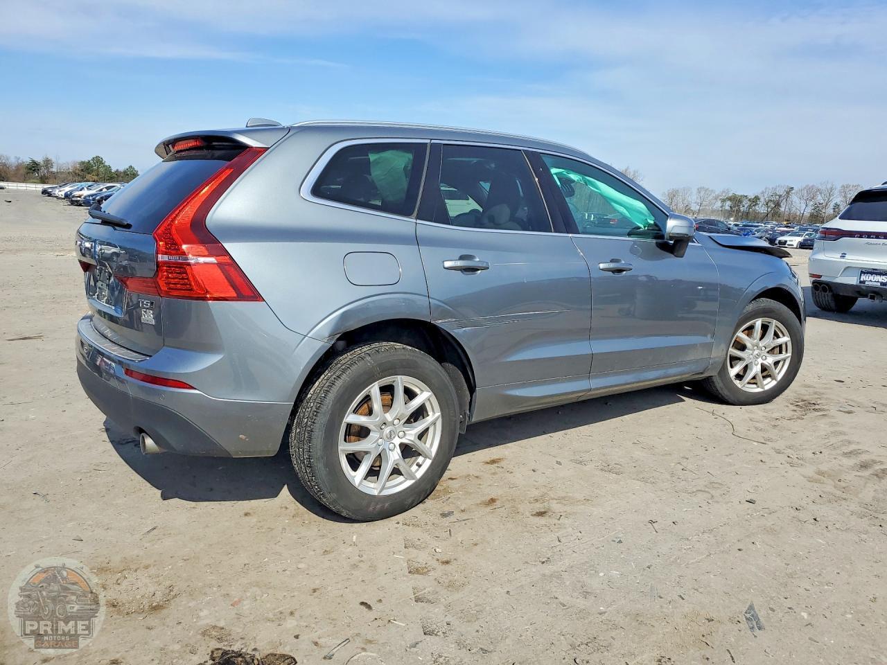 2021 VOLVO XC60 — фото 3