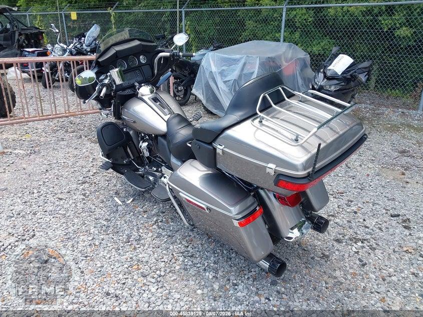 2017 HARLEY-DAVIDSON FLHTCU (ULTRA CLASSIC ELECTRA GLIDE) ULTRA CLASSIC ELECTRA GLD — фото 3