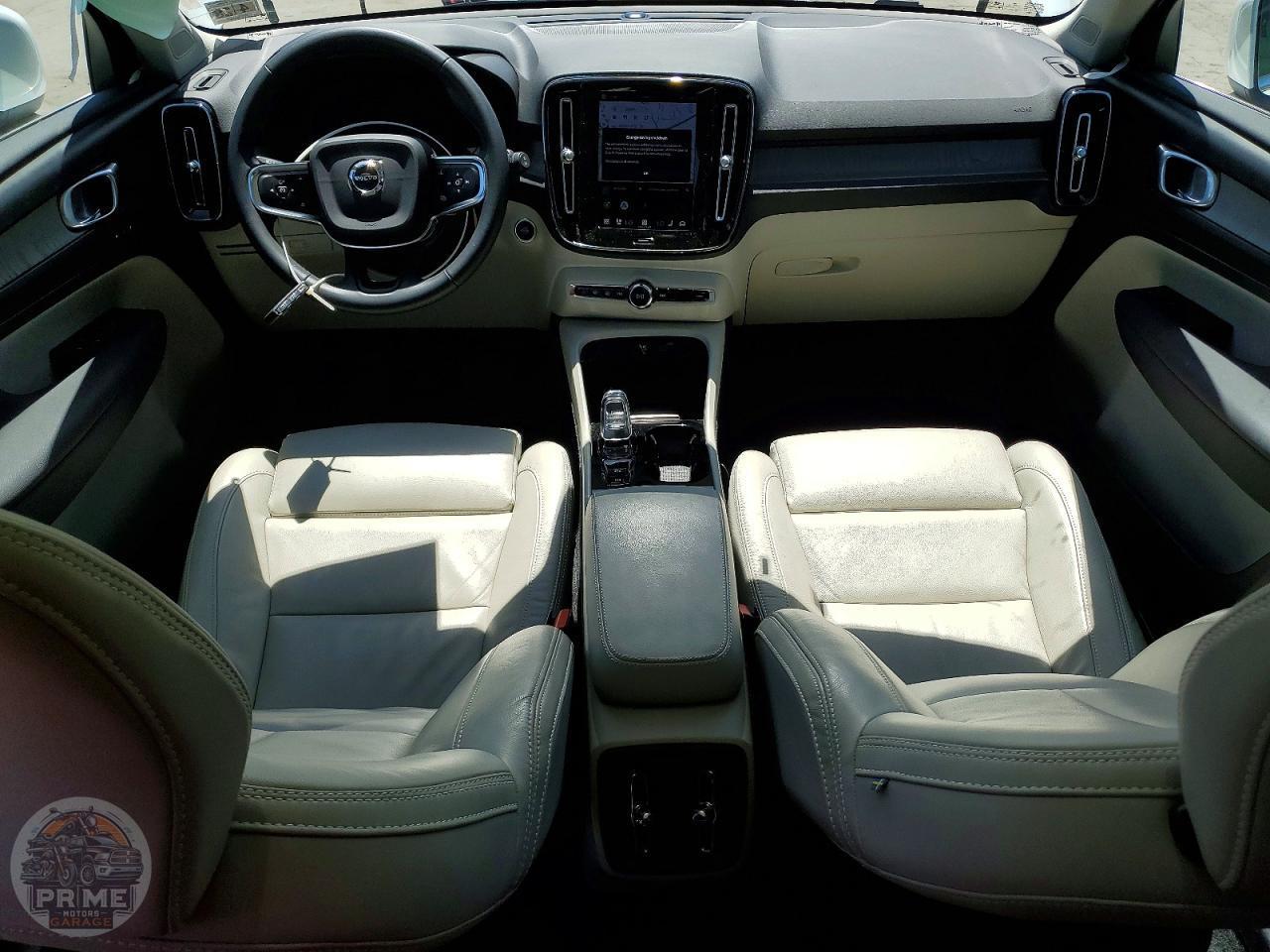 2023 VOLVO XC40 — фото 15