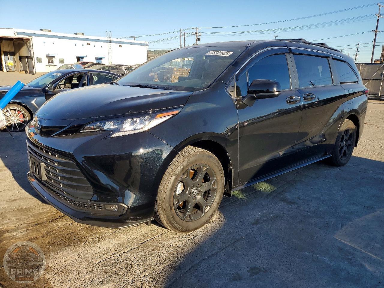2025 TOYOTA SIENNA — фото 1