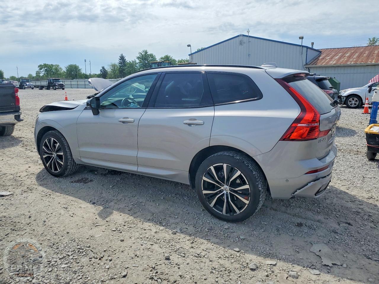 2025 VOLVO XC60 — фото 2