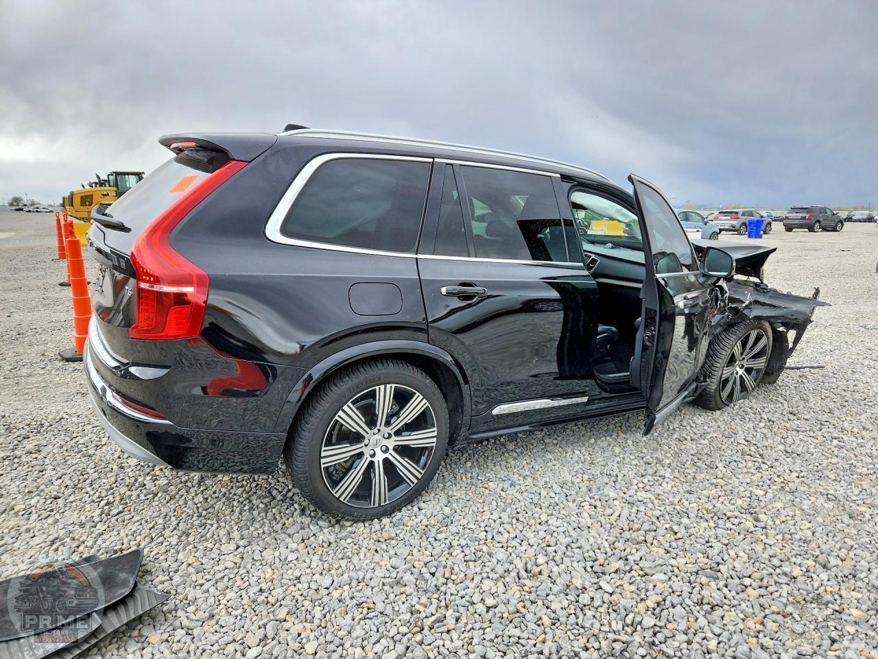 2022 VOLVO XC90 — фото 3