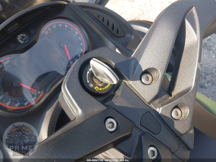 2013 CAN-AM SPYDER ROADSTER RS/RS-S — фото 11