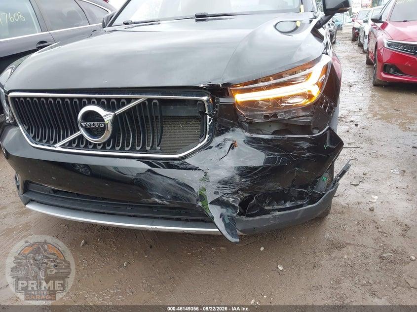 2019 VOLVO XC40 T5 MOMENTUM — фото 6