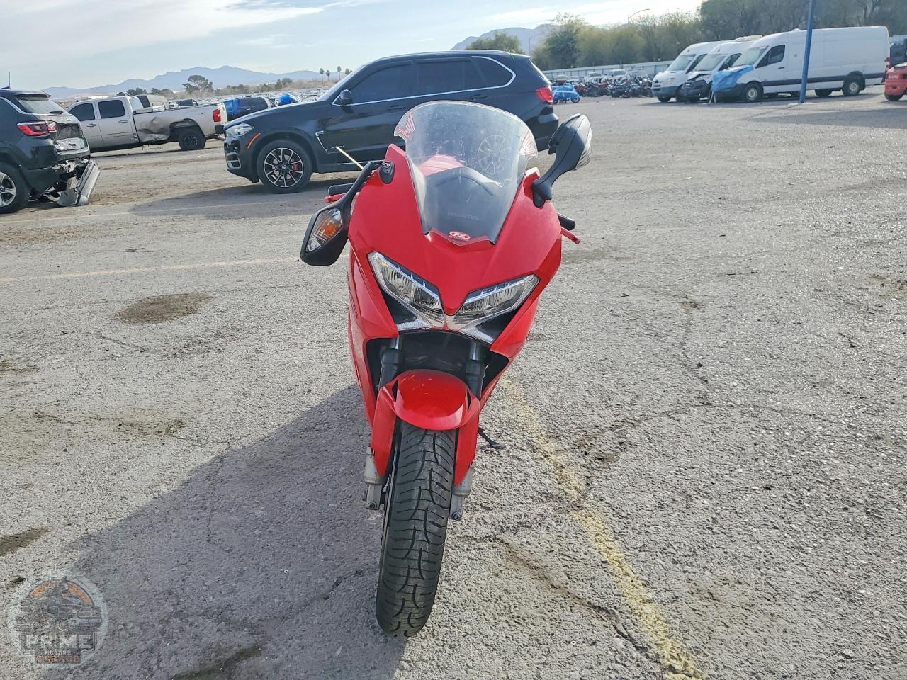 2015 HONDA VFR800 — фото 2