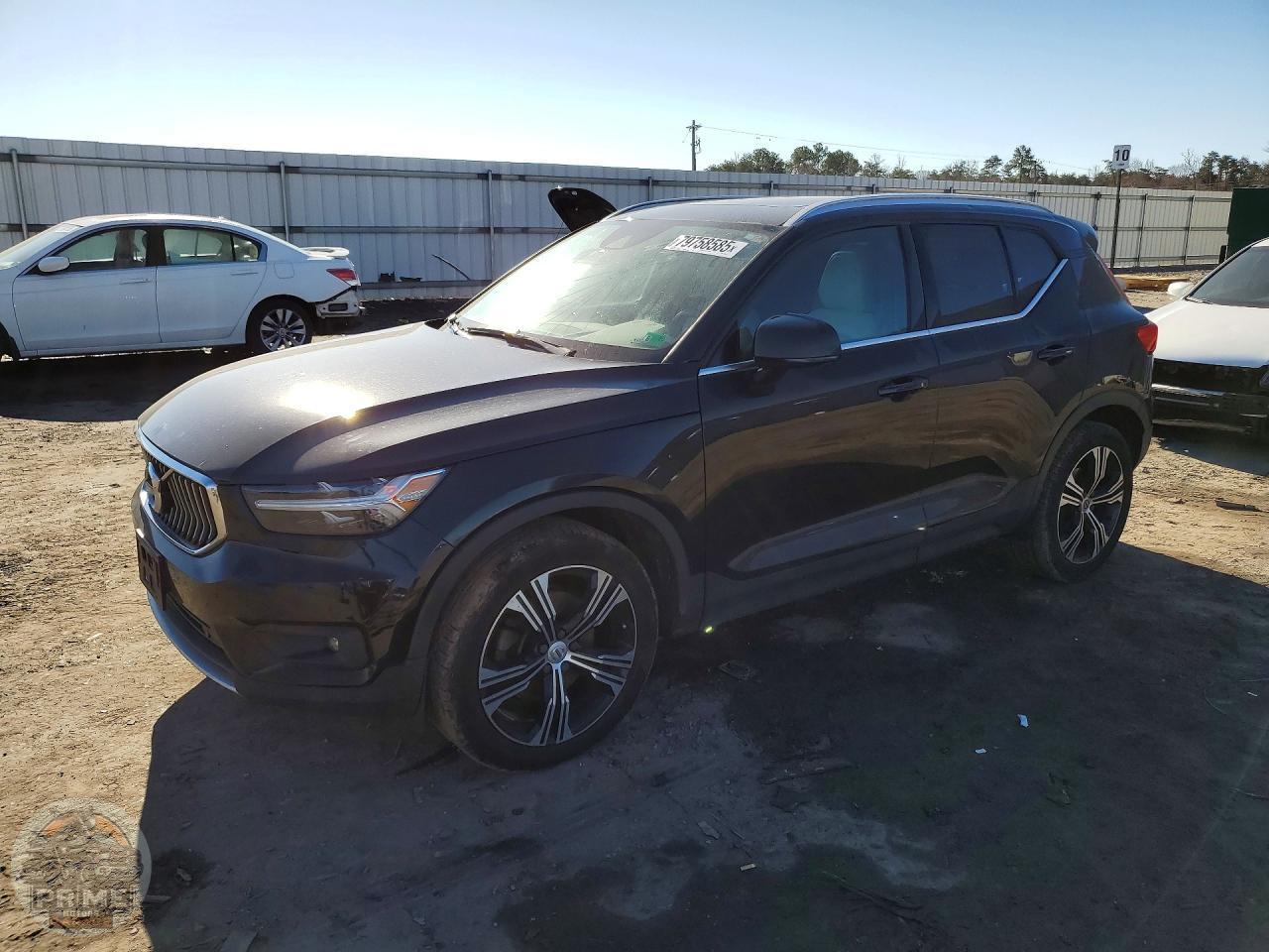 2020 VOLVO XC40 — фото 1