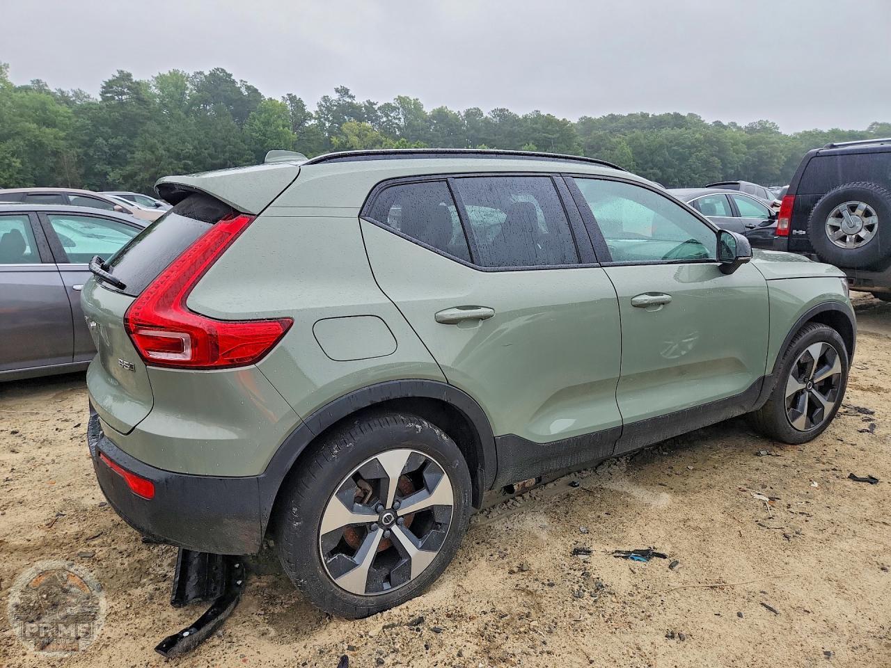 2024 VOLVO XC40 — фото 3