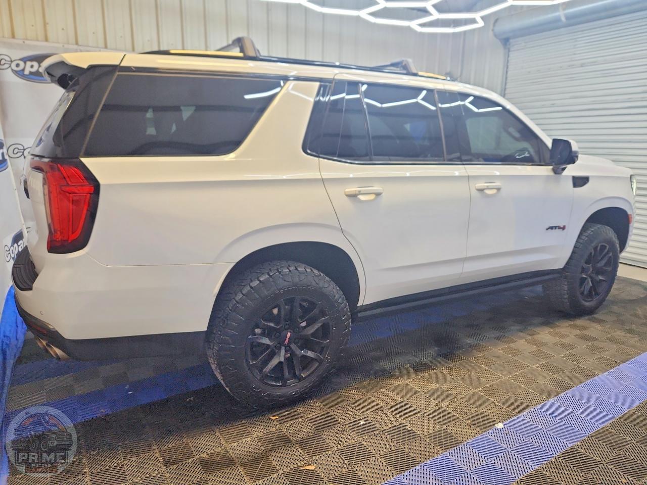 2023 GMC YUKON — фото 11