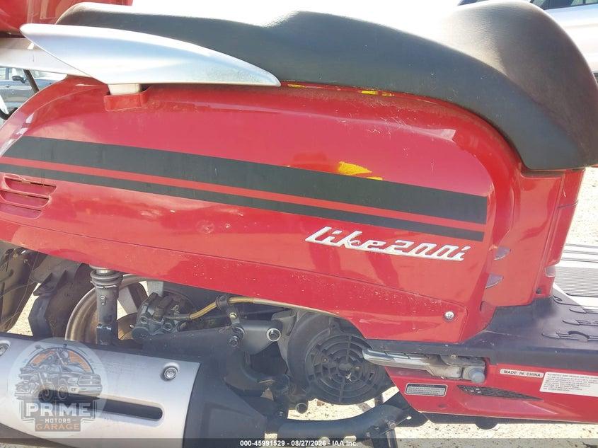 2016 KYMCO USA INC LIKE 200I — фото 8