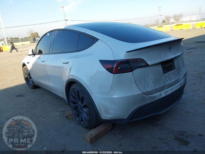 2024 TESLA MODEL Y PERFORMANCE DUAL MOTOR ALL-WHEEL DRIVE — фото 3