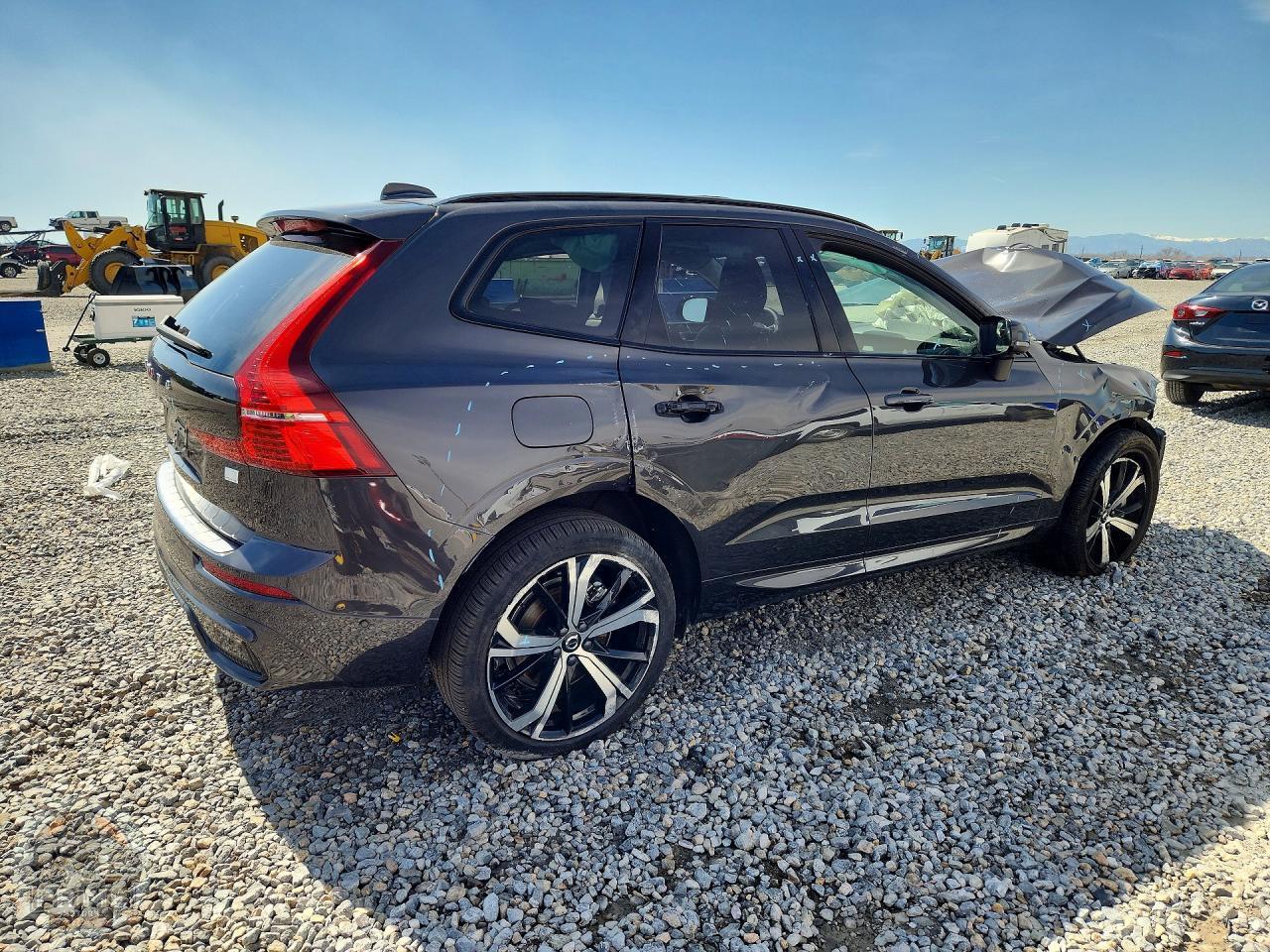 2024 VOLVO XC60 — фото 3