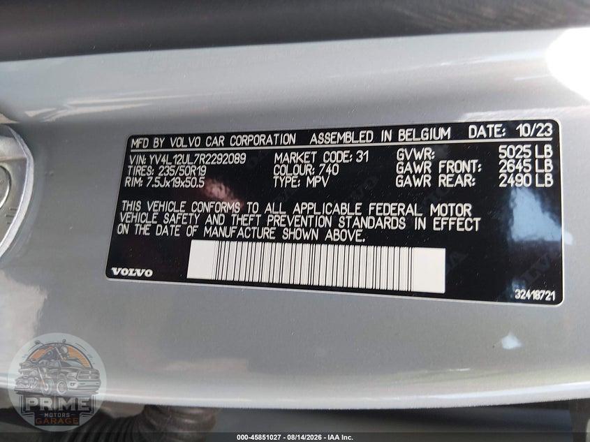 2024 VOLVO XC40 B5 PLUS DARK THEME — фото 9