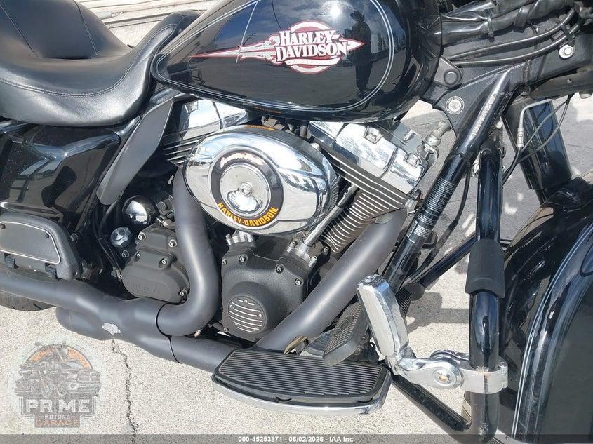 2011 HARLEY-DAVIDSON FLHTC (ELECTRA GLIDE CLASSIC) — фото 8