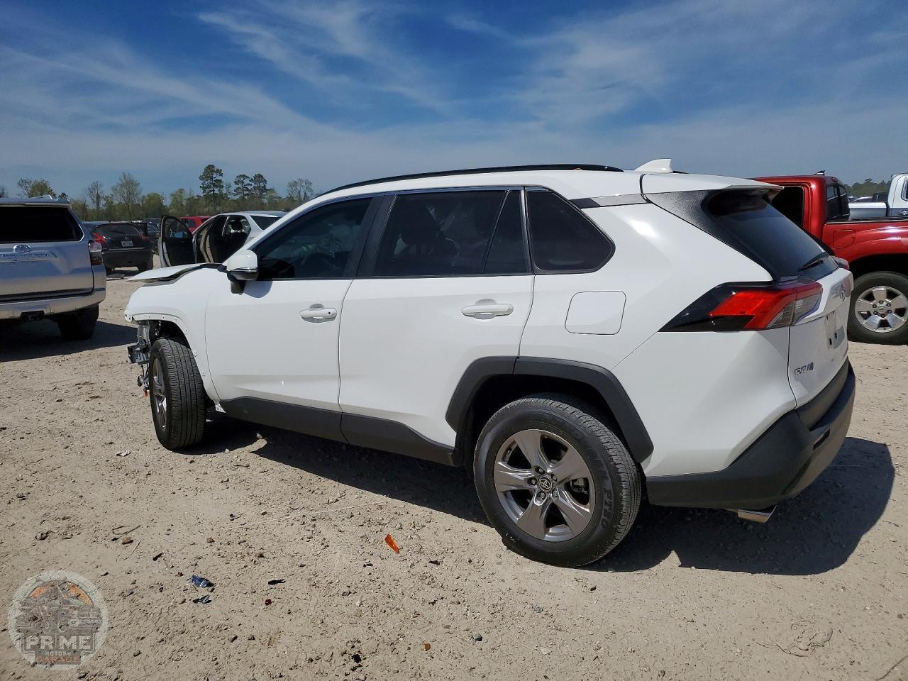 2025 TOYOTA RAV4 — фото 2
