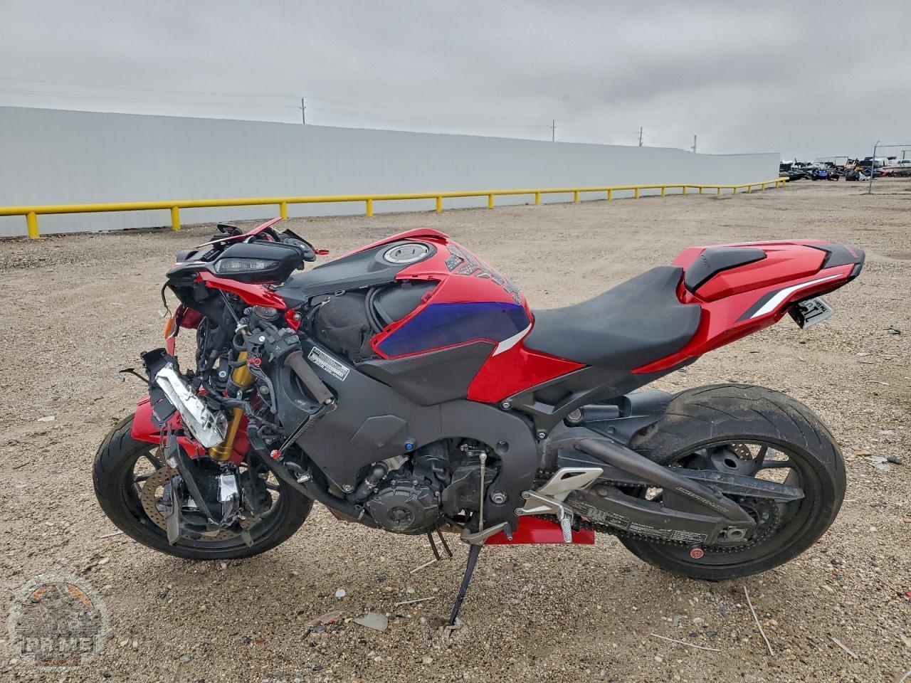 2019 HONDA CBR1000 — фото 3