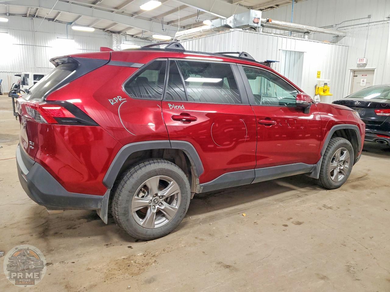 2025 TOYOTA RAV4 — фото 3