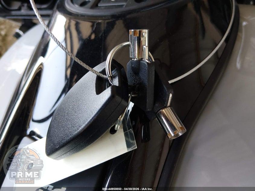 2025 HARLEY-DAVIDSON FLTRX (ROAD GLIDE, ROAD GLIDE CUSTOM) — фото 11