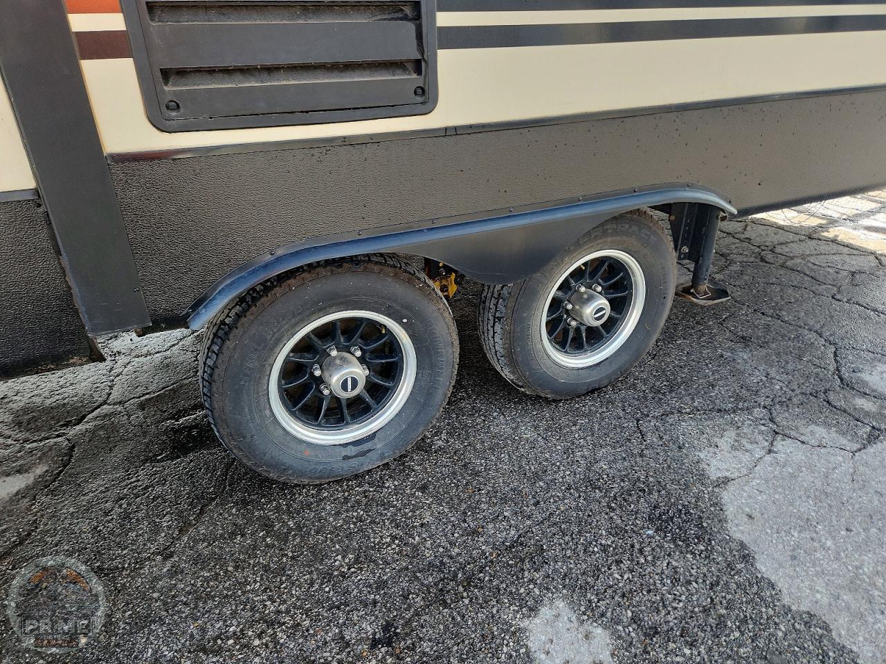 2019 WINNEBAGO MINNIE — фото 8
