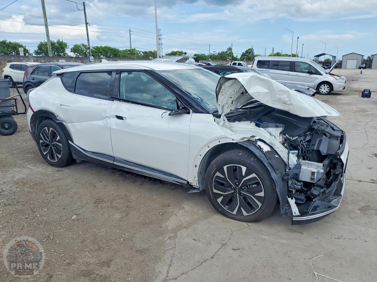 2024 KIA EV6 — фото 4