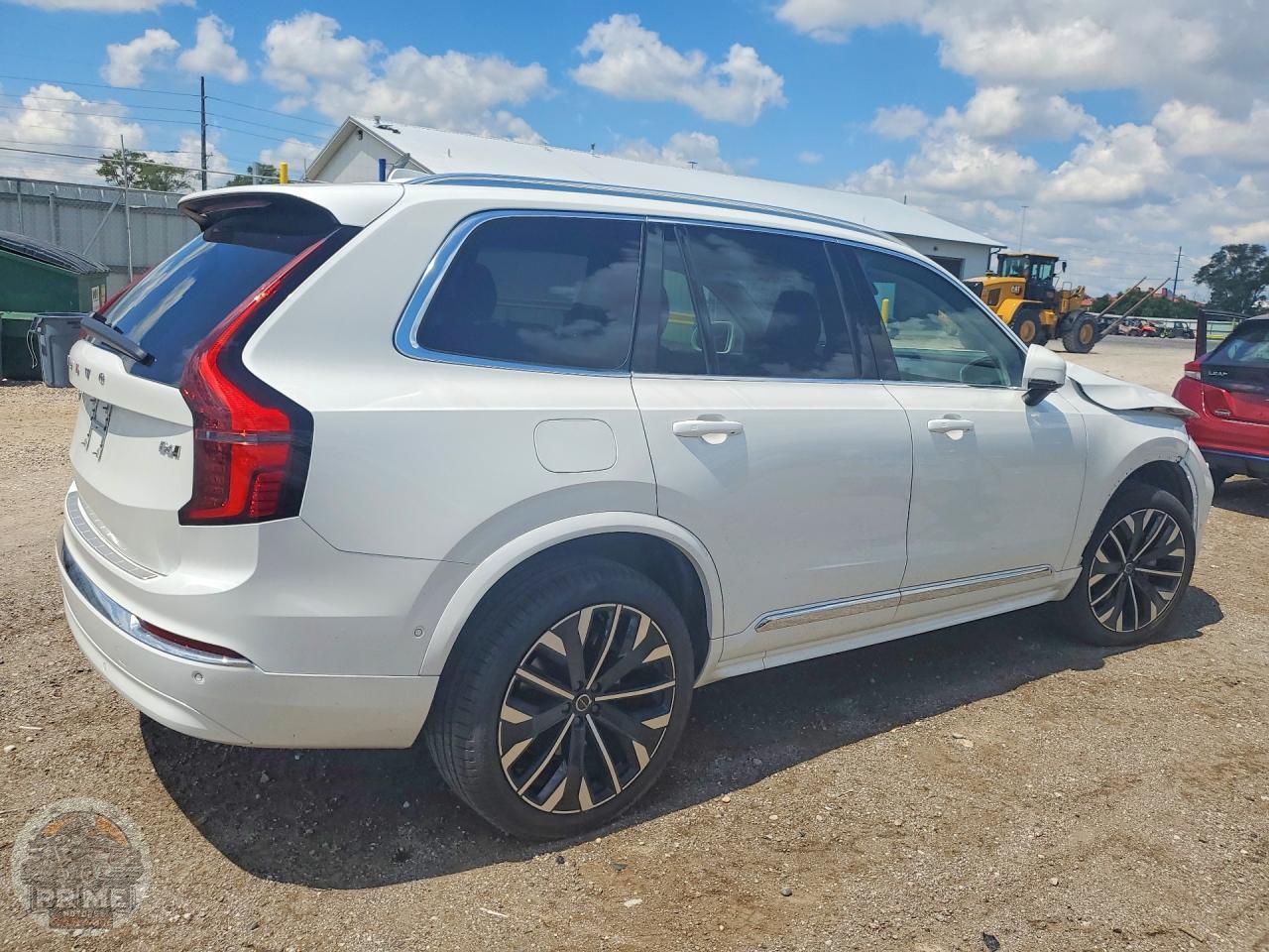 2025 VOLVO XC90 — фото 3