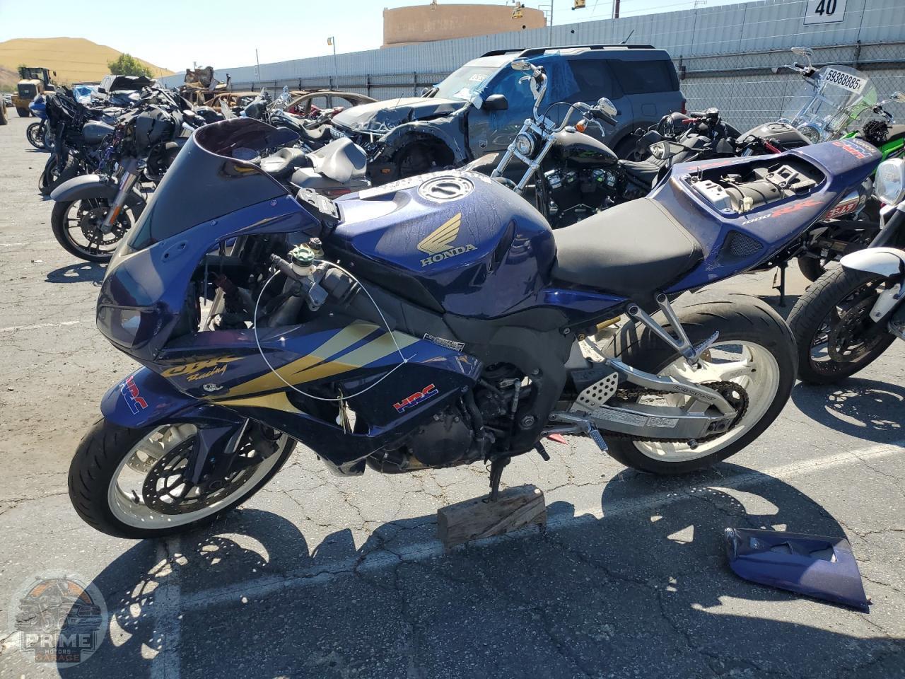 2006 HONDA CBR1000 — фото 3