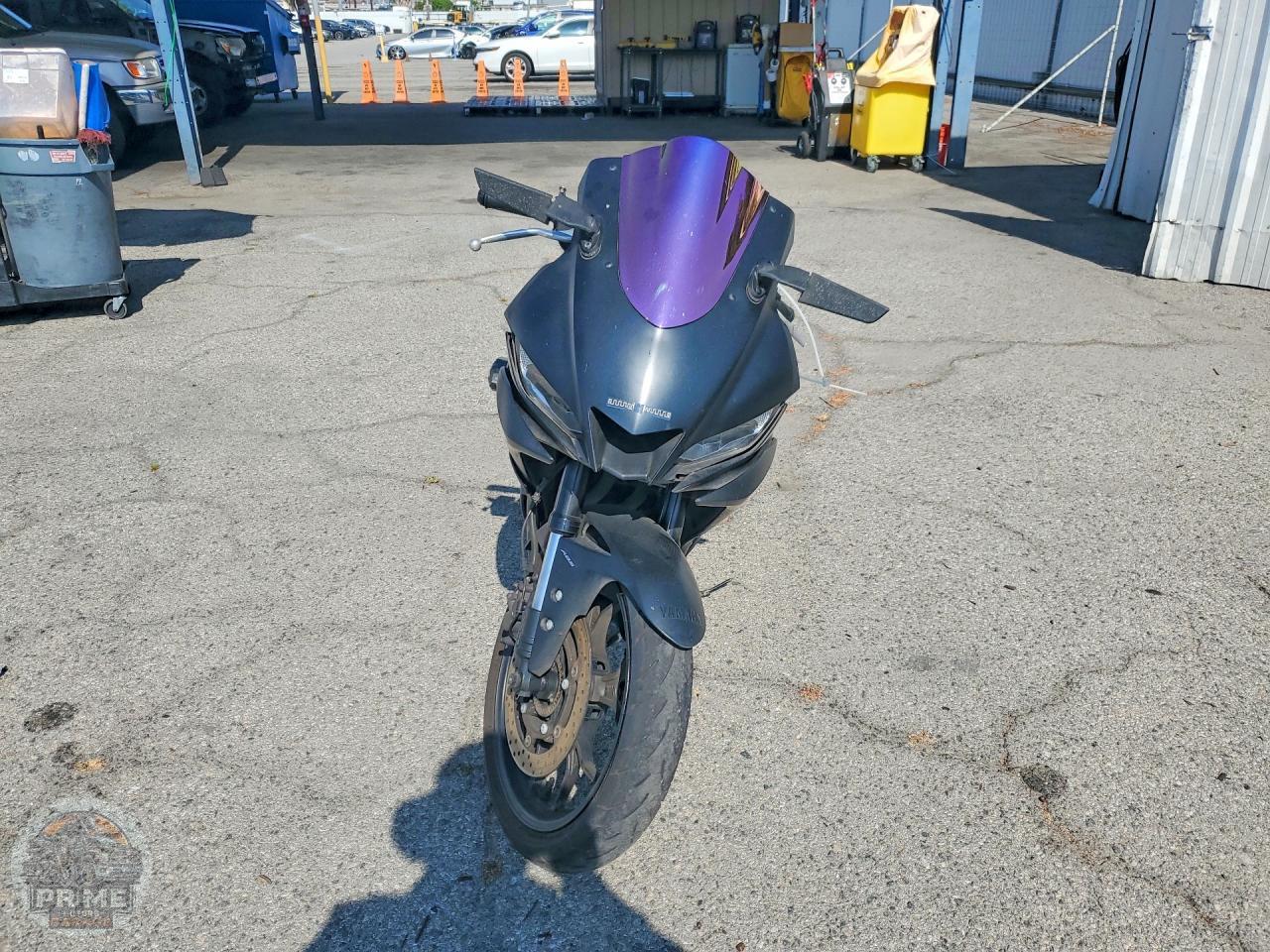 2021 YAMAHA YZFR3 — фото 2