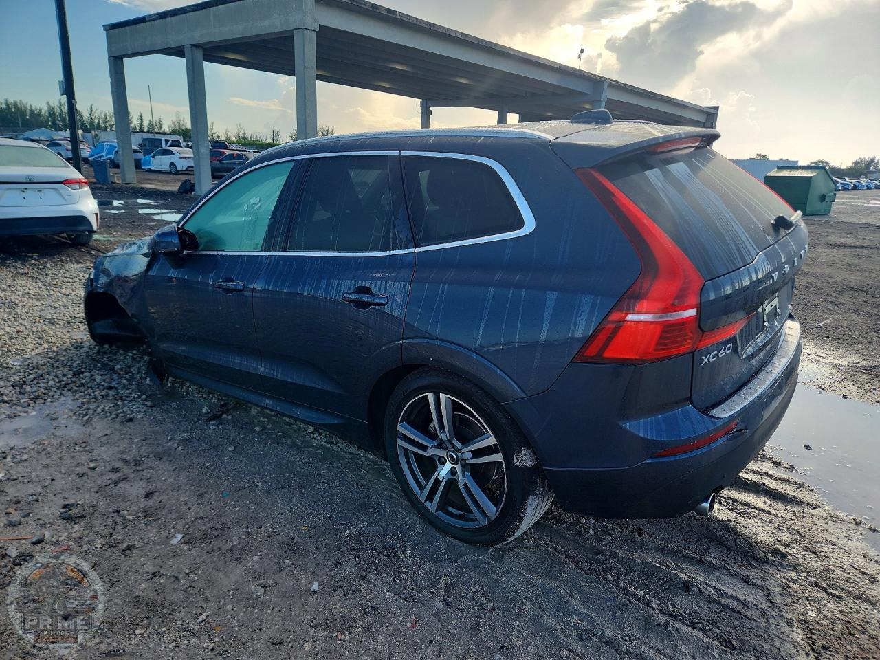 2021 VOLVO XC60 — фото 2