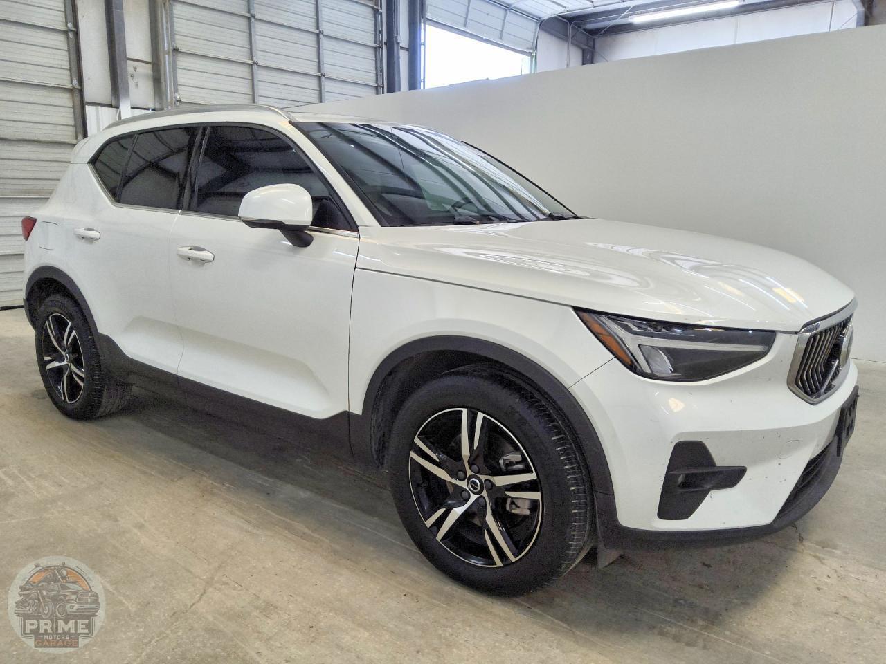 2023 VOLVO XC40 — фото 4