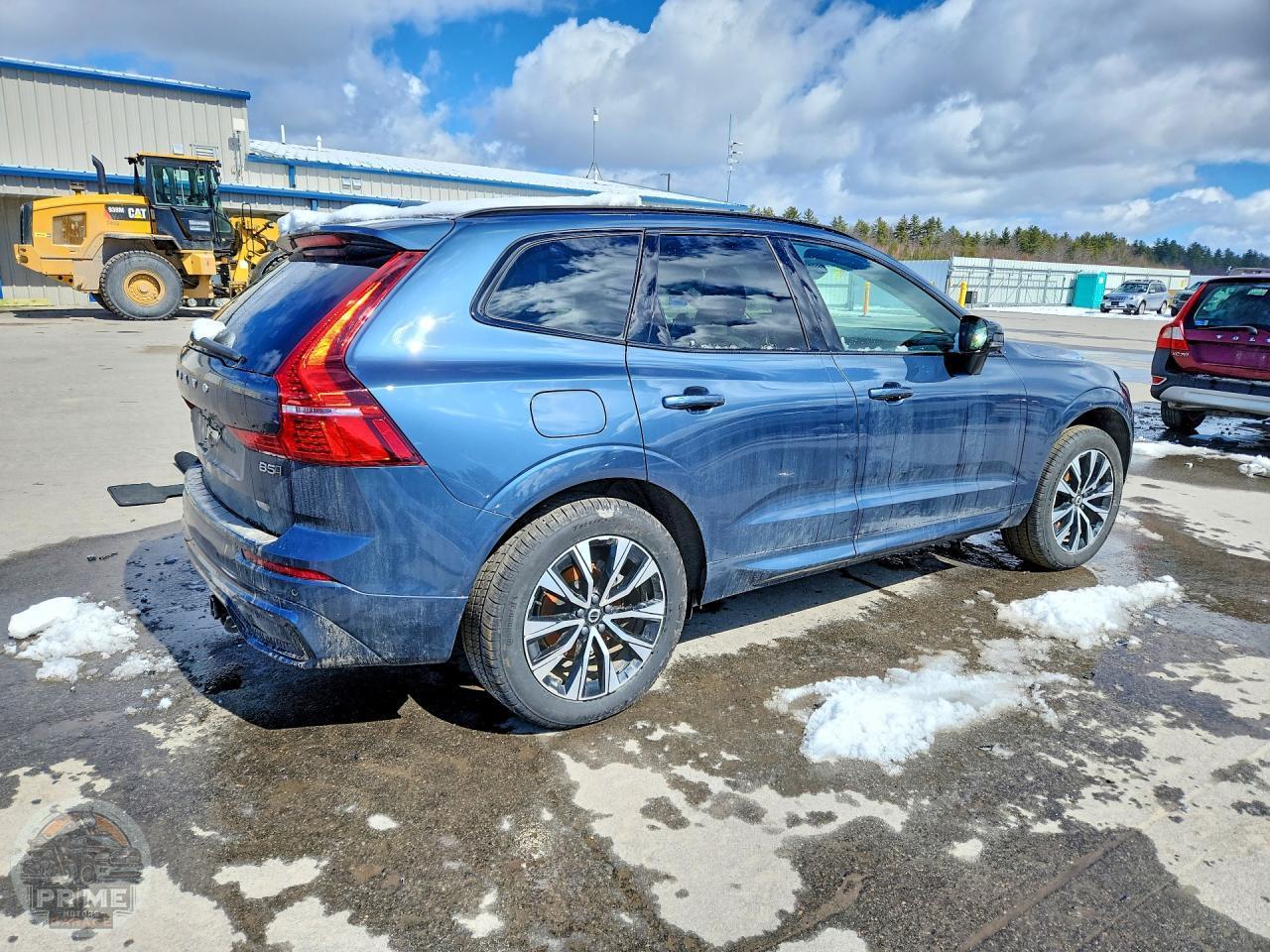 2024 VOLVO XC60 — фото 3