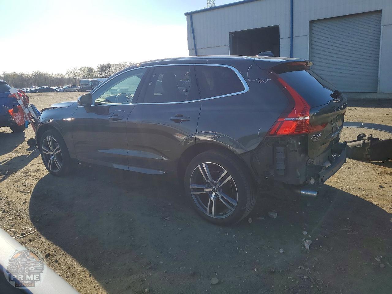 2021 VOLVO XC60 — фото 2