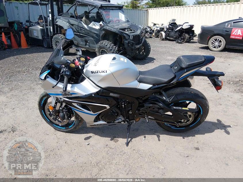 2025 SUZUKI GSX-R1000 — фото 13