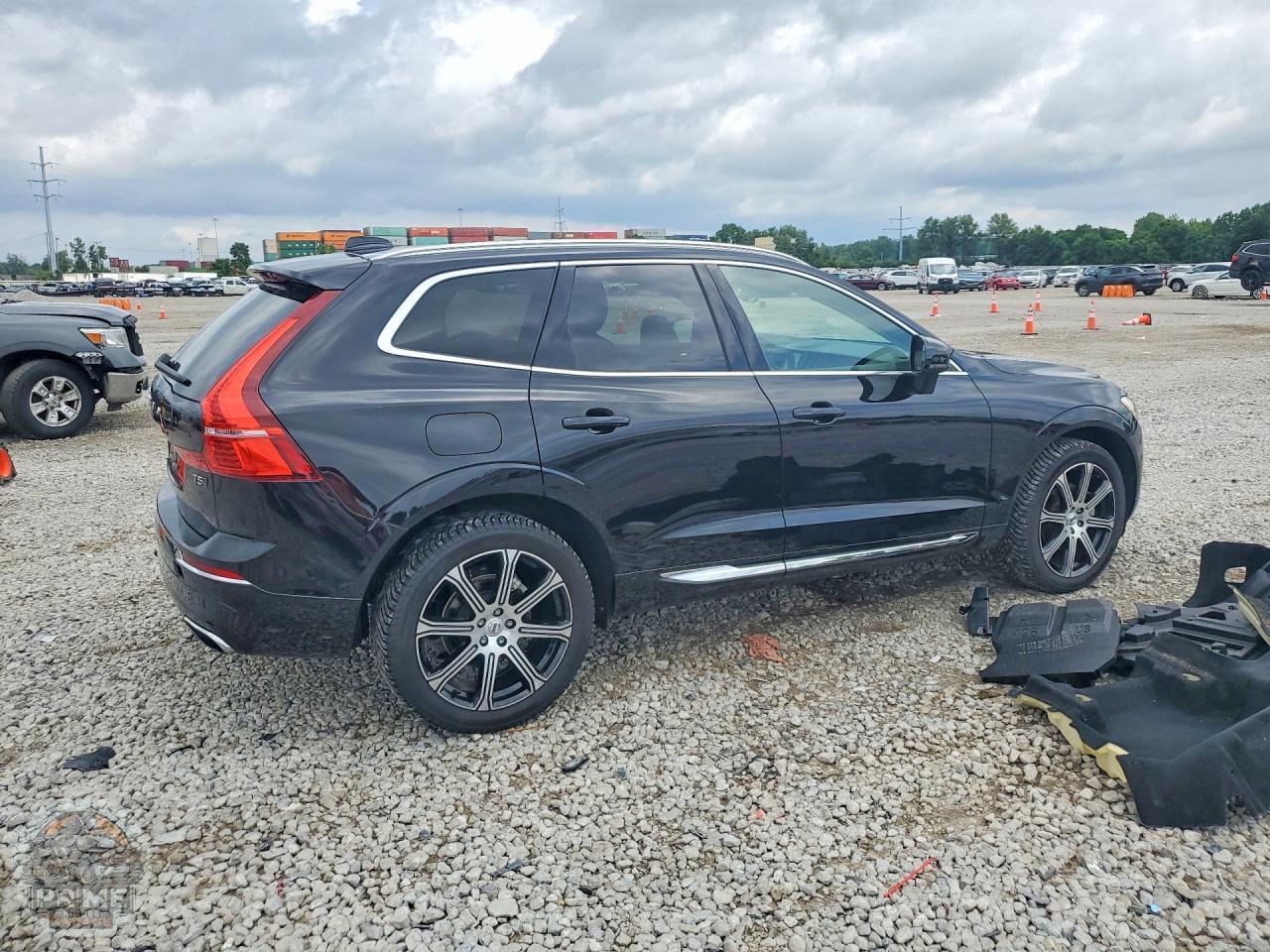 2021 VOLVO XC60 — фото 3