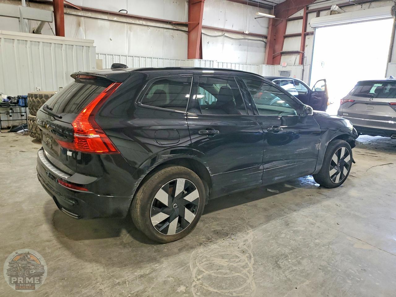 2024 VOLVO XC60 — фото 3