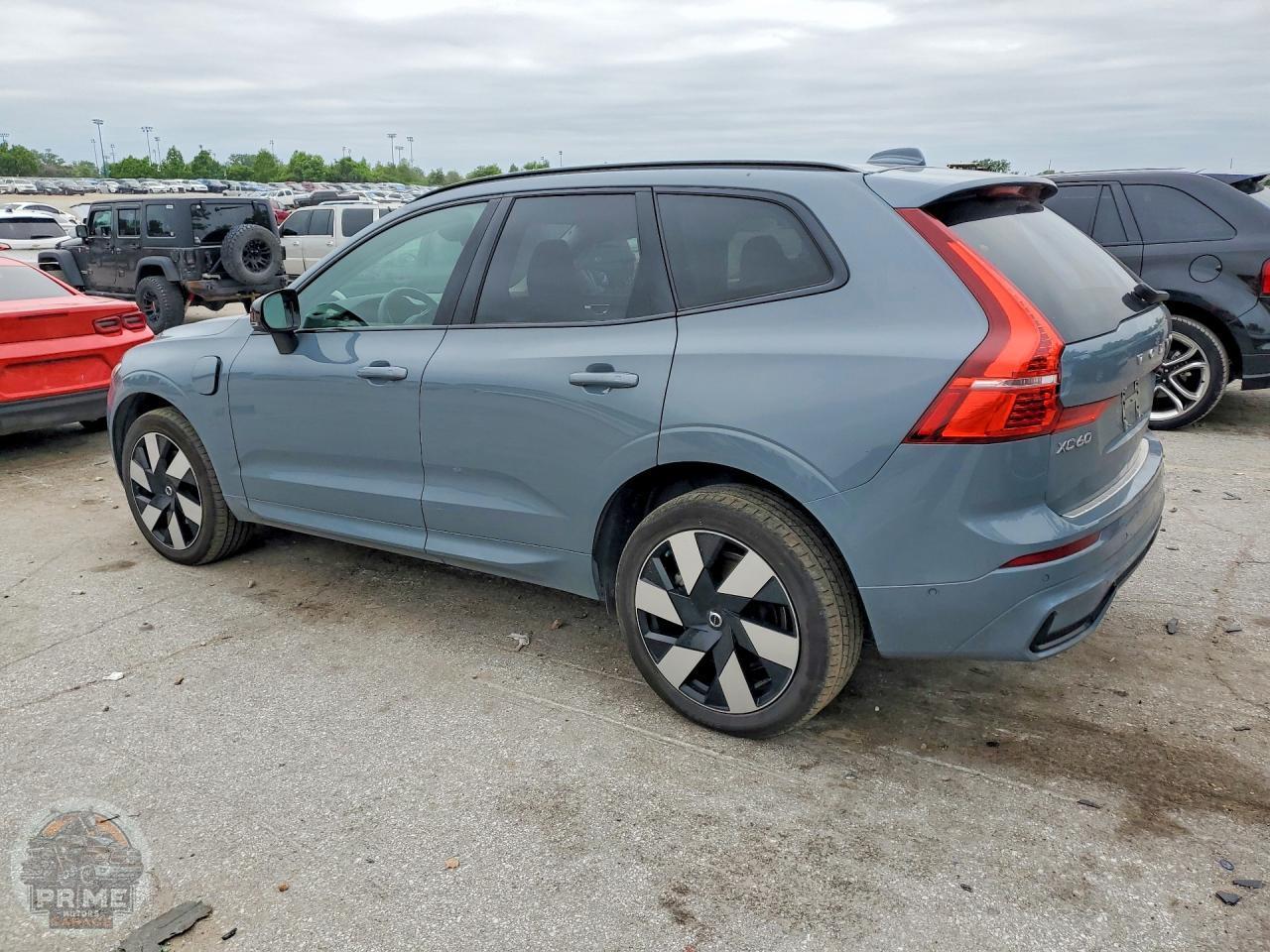 2024 VOLVO XC60 — фото 2