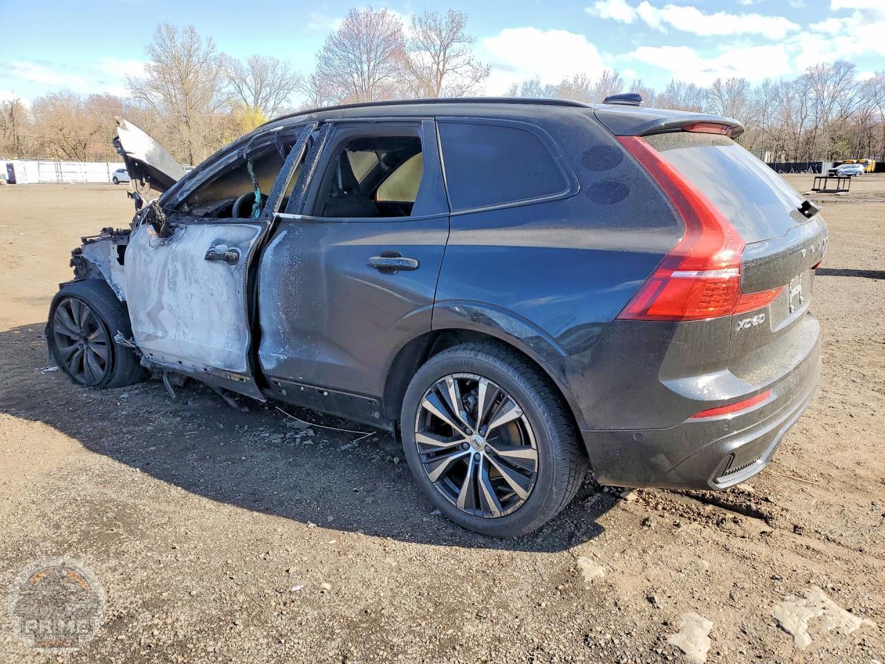2024 VOLVO XC60 — фото 2