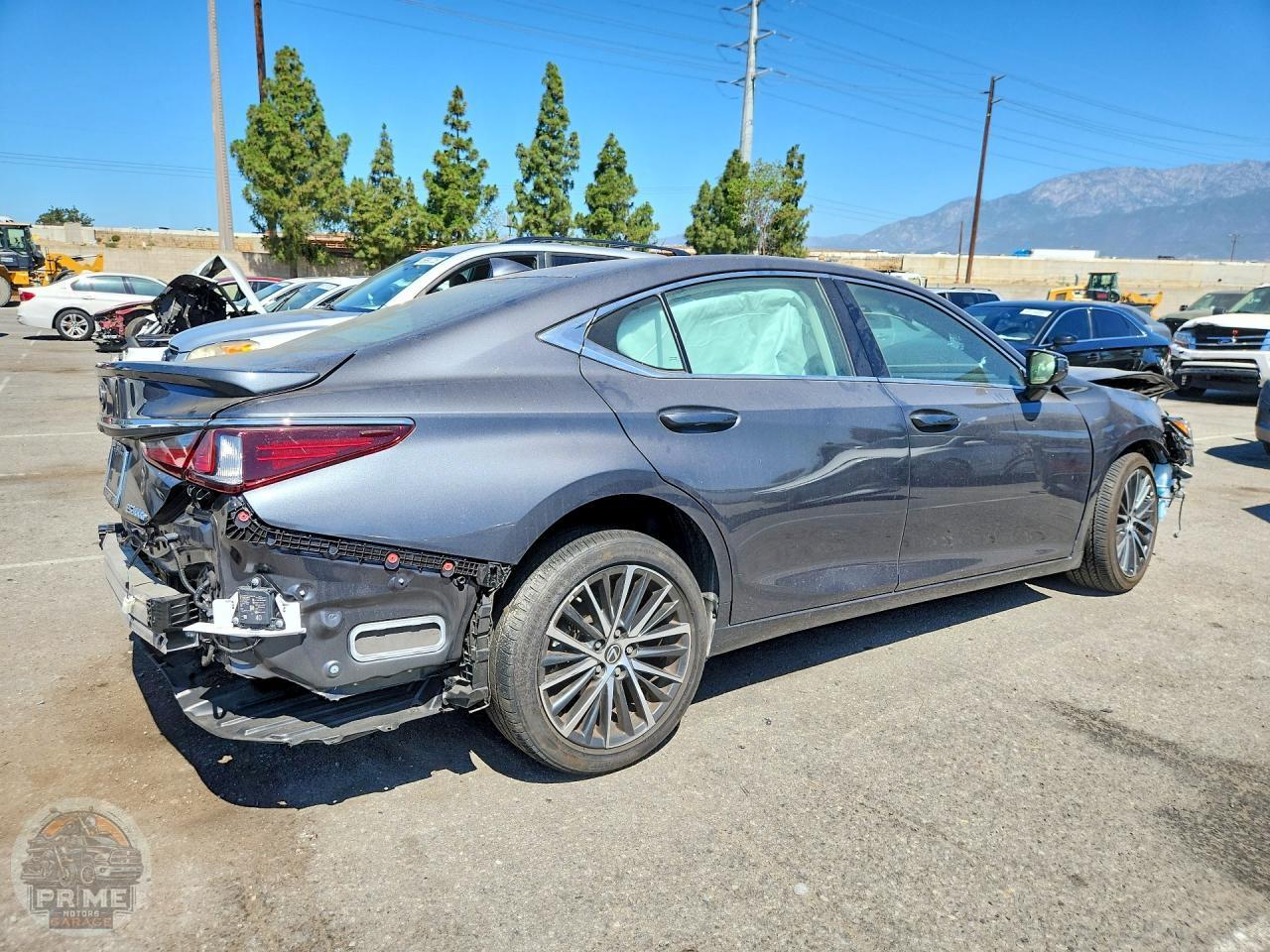 2025 LEXUS ES — фото 13