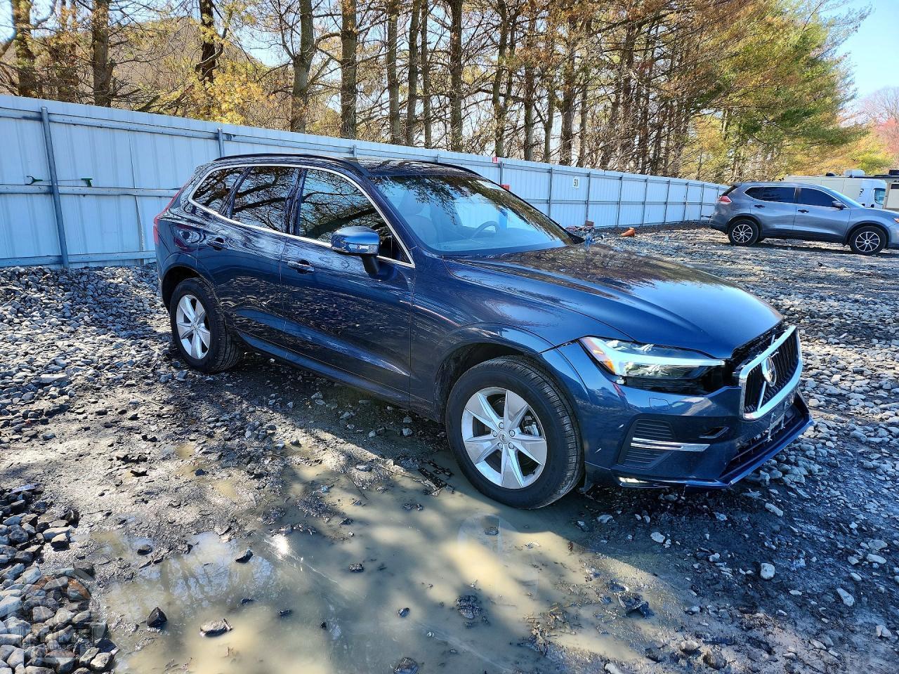 2022 VOLVO XC60 — фото 4