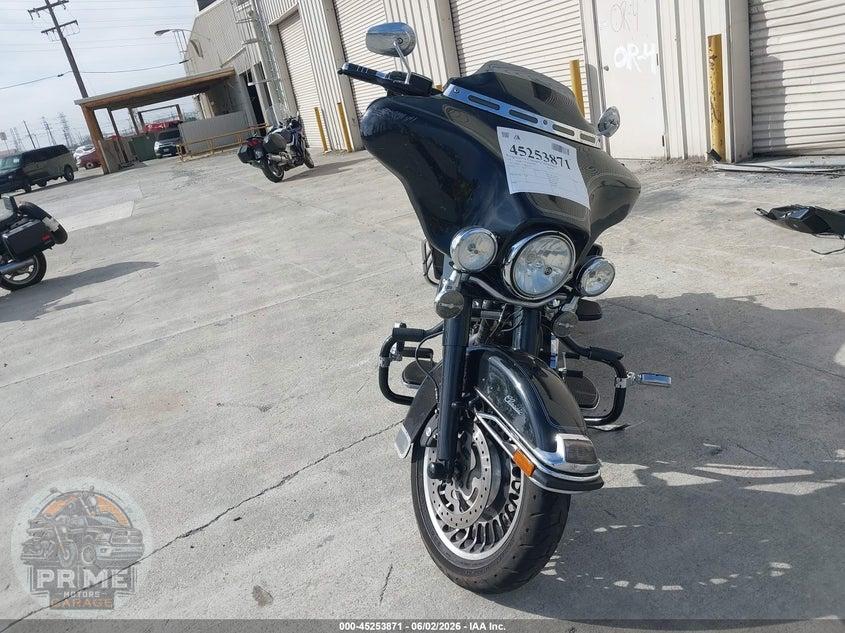 2011 HARLEY-DAVIDSON FLHTC (ELECTRA GLIDE CLASSIC) — фото 5