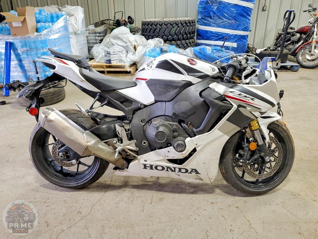 2026 HONDA CBR1000 — фото 1