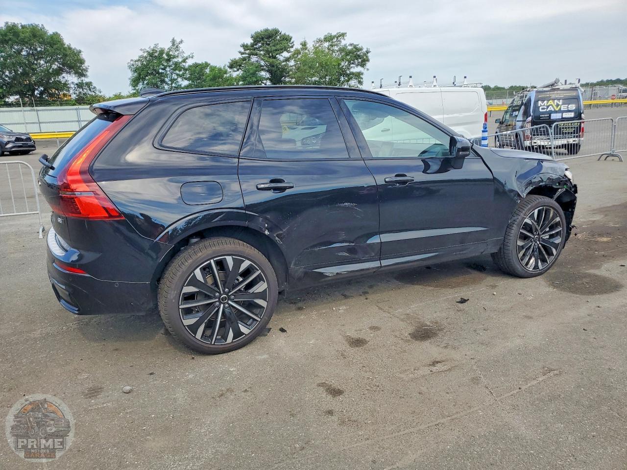 2026 VOLVO XC60 — фото 3