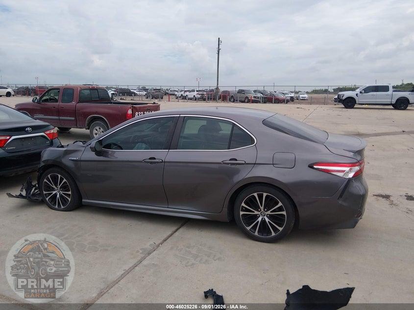 2018 TOYOTA CAMRY HYBRID SE — фото 15